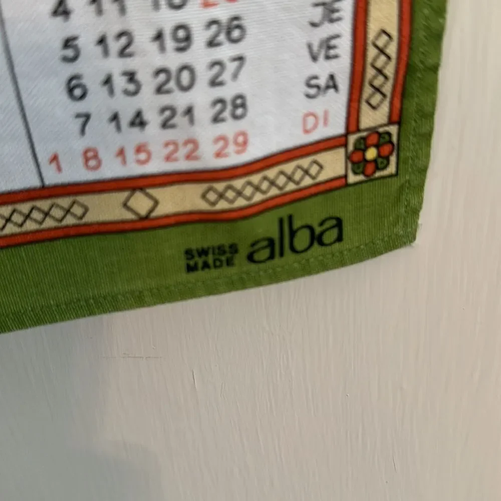 Vintage 1985 Alba cotton calendar‎ tea towel/European scenes of the four seasons